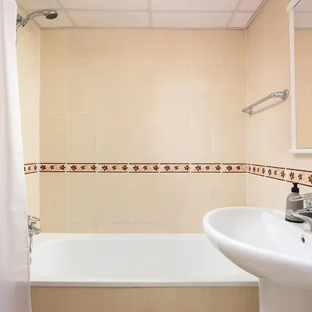 Townhouse With Ocean Views, Bbq, Elevator, Padel And Pool - Costa Galera Park 25 Hébergement de vacances Estepona
